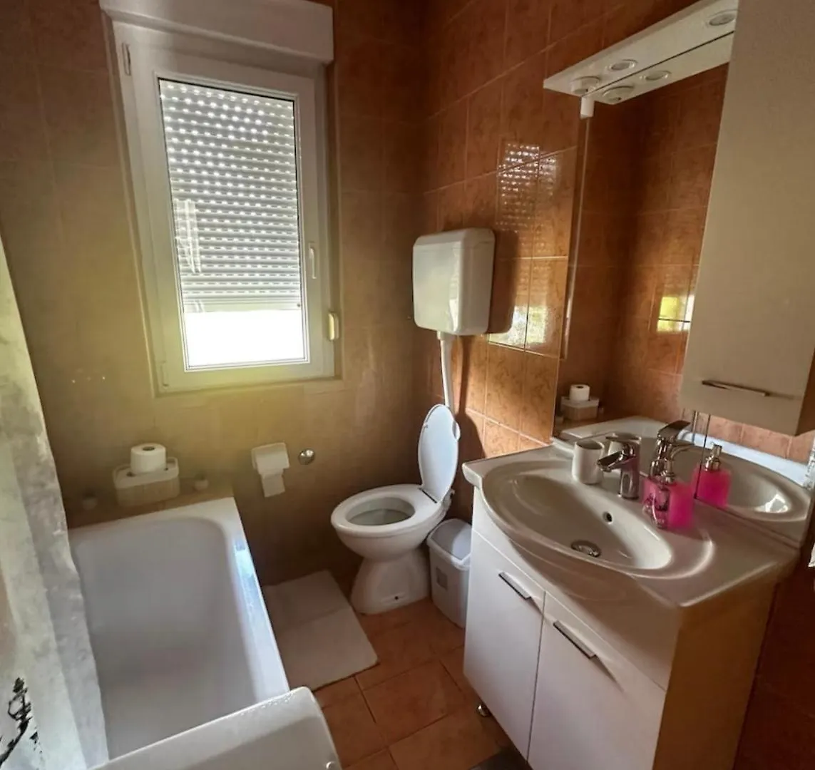 Apartman Mirjana Kampor Apartment